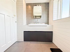 Photo 6- click for photo gallery